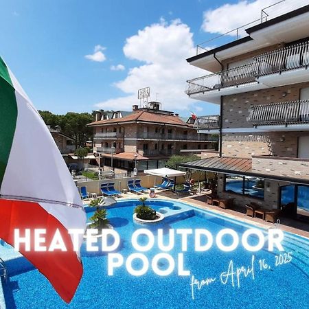 Hotel & Wellness Fra I Pini Lignano Sabbiadoro Bagian luar foto