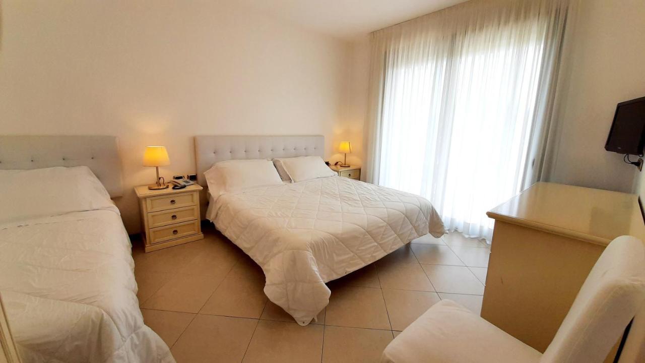 Hotel & Wellness Fra I Pini Lignano Sabbiadoro Bagian luar foto