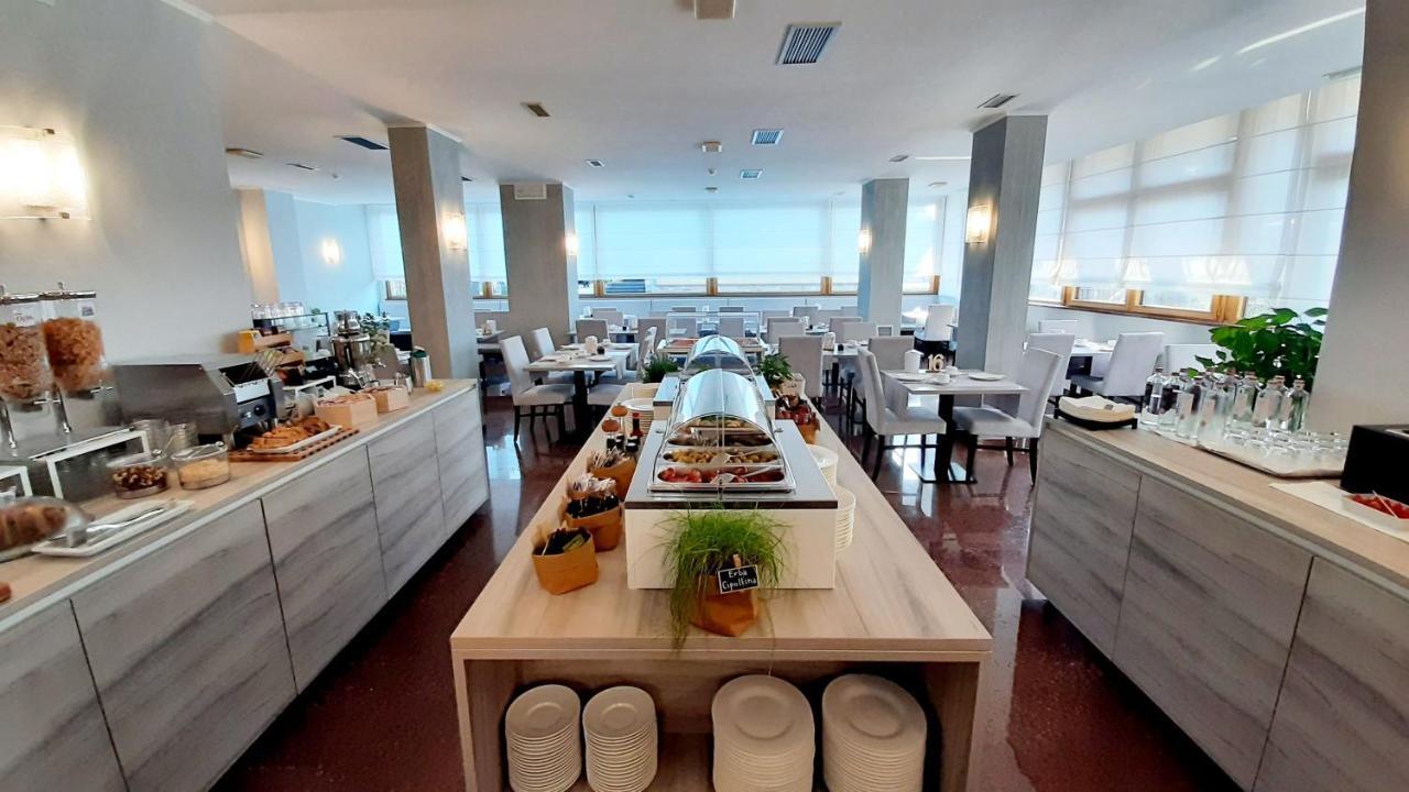 Hotel & Wellness Fra I Pini Lignano Sabbiadoro Bagian luar foto