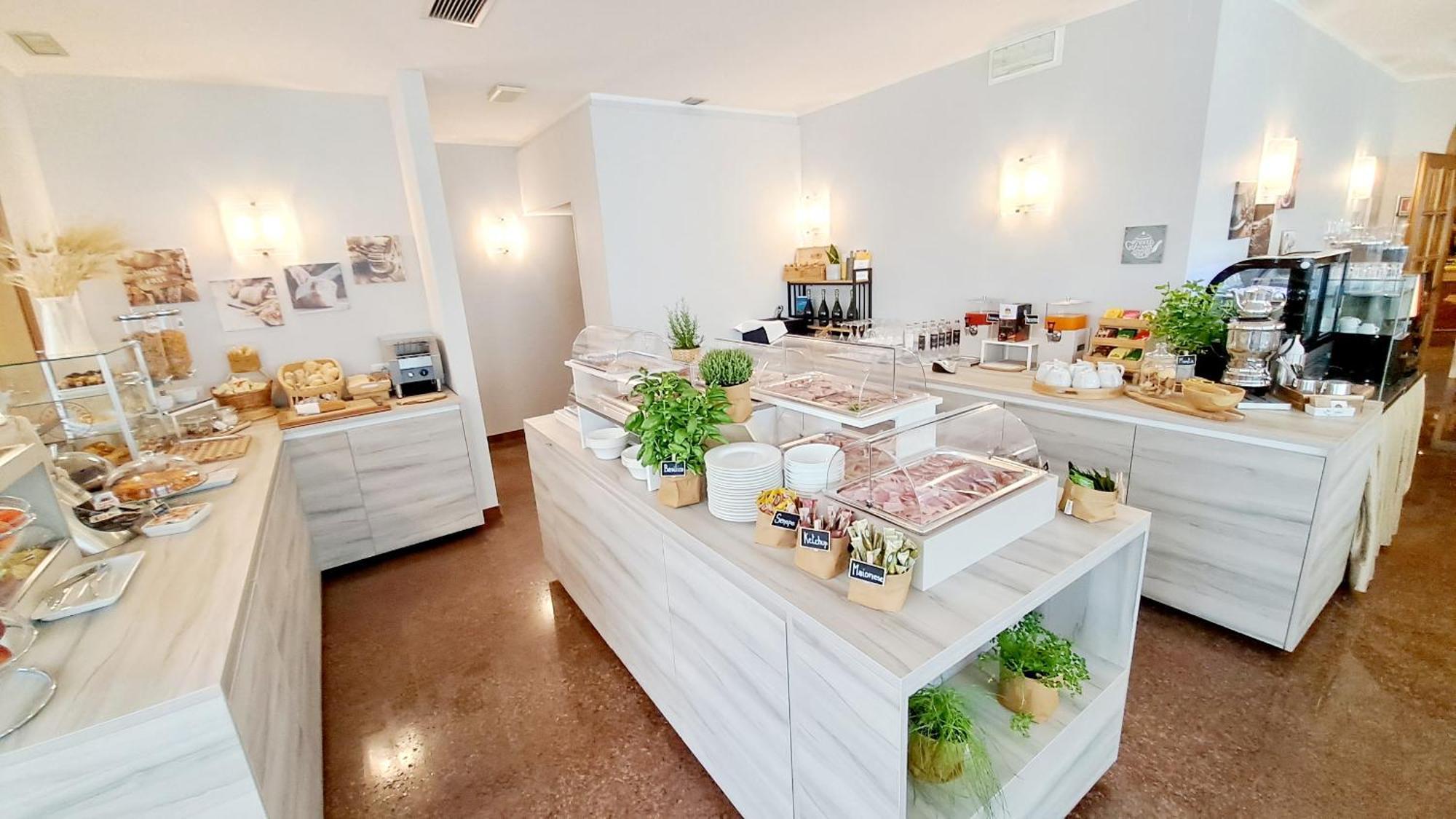 Hotel & Wellness Fra I Pini Lignano Sabbiadoro Bagian luar foto
