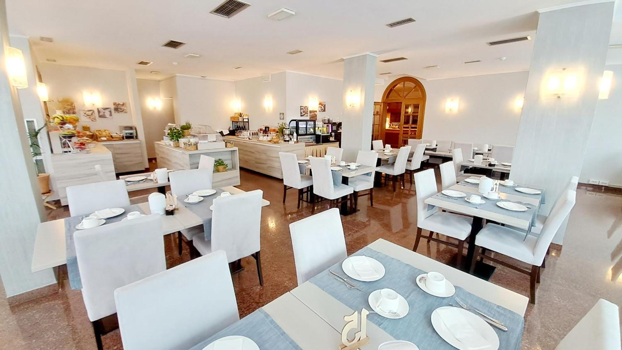 Hotel & Wellness Fra I Pini Lignano Sabbiadoro Bagian luar foto