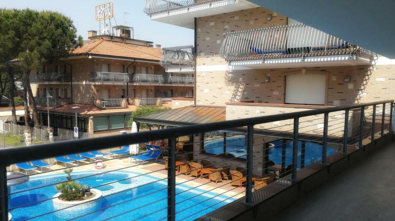 Hotel & Wellness Fra I Pini Lignano Sabbiadoro Ruang foto