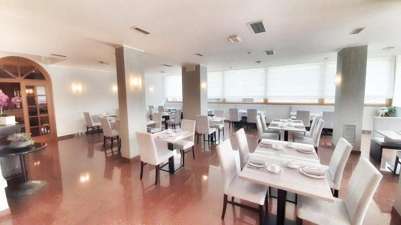 Hotel & Wellness Fra I Pini Lignano Sabbiadoro Bagian luar foto