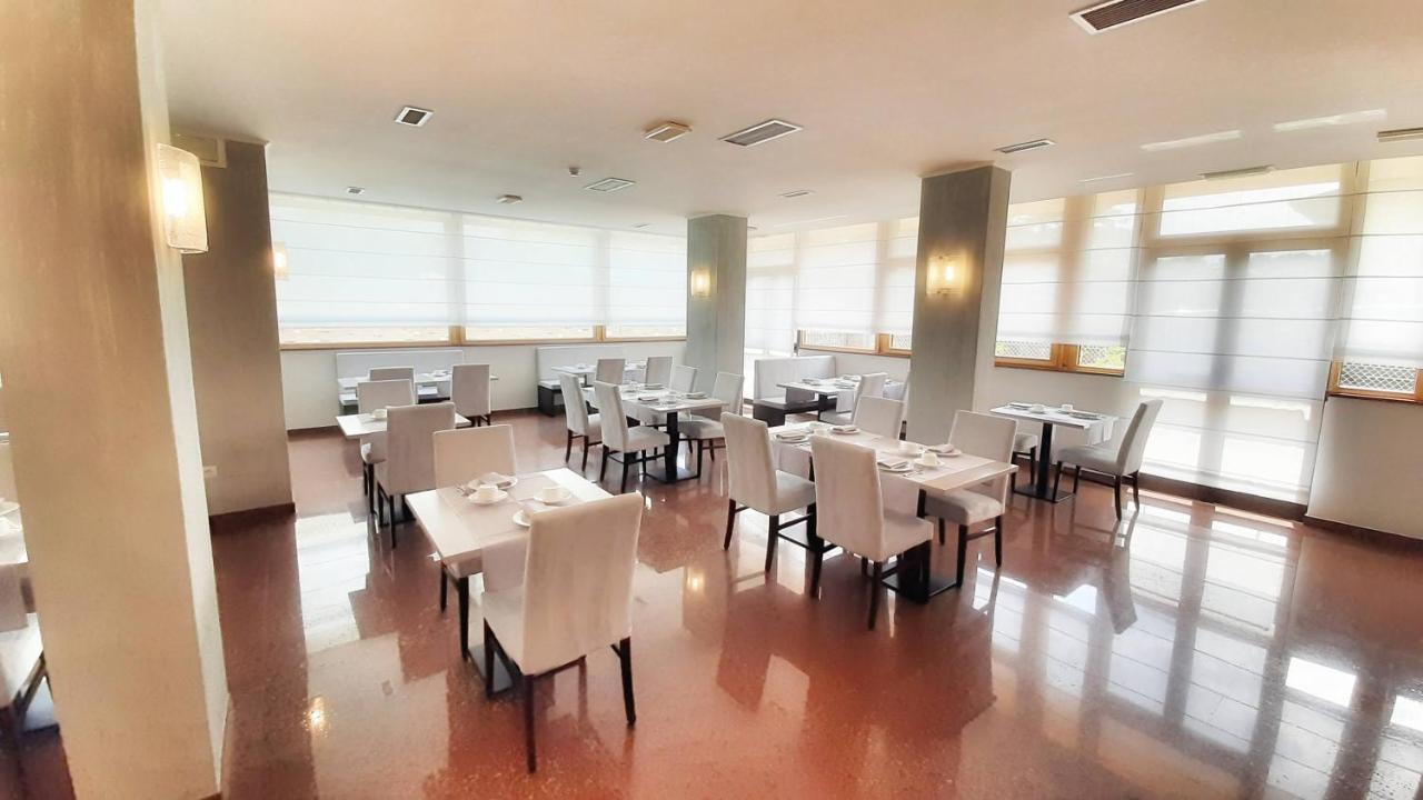 Hotel & Wellness Fra I Pini Lignano Sabbiadoro Bagian luar foto