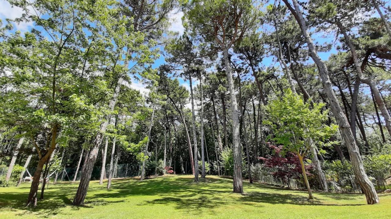 Hotel & Wellness Fra I Pini Lignano Sabbiadoro Bagian luar foto